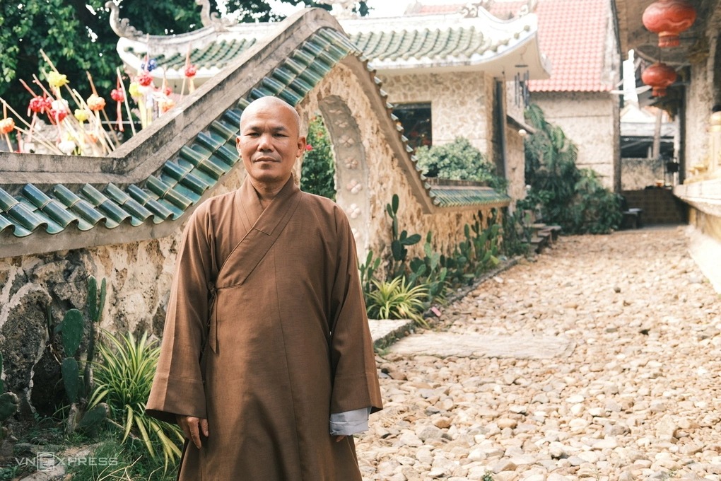 Đại đức Thích Quảng Ngộ, trụ trì chùa Thanh Lương. Ảnh: Tú Nguyễn.